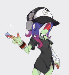  :/ absurdres arm_at_side bandaged_arm bandages baseball_cap between_fingers black_dress blue_hair bra_strap bracelet closed_mouth color_chip_(splatoon) colored_skin commentary_request cowboy_shot dedf1sh dot_nose dress female gradient_hair green_skin hand_up hat headphones headphones_over_headwear highres holding jewelry long_hair multicolored_hair no_eyes octoling off-shoulder_dress off_shoulder piyomaru_(hachiyonnxxxx) red-tinted_eyewear red_hair sanitized_(splatoon) side_slit single_bare_shoulder solo sparkle splatoon_(series) splatoon_3 splatoon_3:_side_order suction_cups tentacle_hair tinted_eyewear two-tone_hair white_background 