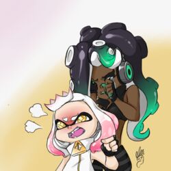  2girls angry artist_request dark_skin fangs fingerless_gloves hime_(splatoon) iida_(splatoon) multiple_girls splatoon tears tentacle_hair yellow_eyes 