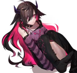  ahoge bags_under_eyes bare_shoulders black_hair black_thighhighs breasts cleavage collar commentary demon_girl demon_horns demon_tail female hair_between_eyes hair_over_one_eye highres horns long_hair looking_at_viewer medium_breasts multicolored_hair nijisanji pink_hair pointy_ears purple_shirt red_eyes shirt sleeves_past_fingers sleeves_past_wrists solo striped_clothes striped_shirt tail thighhighs thighs two-tone_hair virtual_youtuber yamiyono_moruru yamiyono_moruru_(1st_costume) ysk_(yusuke) 