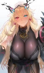  armor bare_shoulders barghest_(fate) barghest_(second_ascension)_(fate) black_dress black_gloves blonde_hair blue_eyes blush breasts brown_pantyhose chains closed_mouth dress earrings elbow_gloves fate/grand_order fate_(series) female gauntlets gloves heterochromia highres horns jewelry katase_bono large_breasts long_hair looking_at_viewer necklace pantyhose pauldrons pelvic_curtain red_eyes shoulder_armor sideboob single_gauntlet single_pauldron solo thighs 