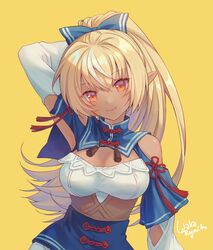  arm_behind_head artist_name blonde_hair blue_bow bow breasts cleavage dark-skinned_female dark_skin female hairbow hololive long_hair looking_at_viewer medium_breasts multicolored_hair orange_eyes pointy_ears ponytail shiranui_flare shiranui_flare_(old_design) simple_background smile solo streaked_hair virtual_youtuber waka_ryou yellow_background 