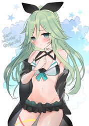  9610_(kuroto) bikini black_bikini black_ribbon blue_background blush breasts choker cowboy_shot dated female frilled_bikini frills gradient_background green_eyes green_hair hair_between_eyes hair_flaps hair_ornament hair_ribbon hairclip highres kantai_collection long_hair looking_at_viewer official_alternate_costume ponytail ribbon signature small_breasts solo swimsuit twitter_username white_choker yamakaze_(kancolle) yamakaze_kai_ni_(swimsuit_mode)_(kancolle) 