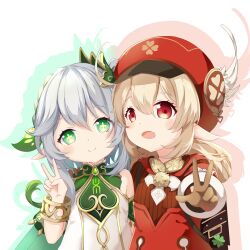  2girls absurdres backpack bag bag_charm blonde_hair blush bracelet braid brown_gloves brown_scarf cape charm_(object) chinese_commentary choker clover_print coat coin_hair_ornament commentary_request cross-shaped_pupils detached_sleeves dress feathers flower flower-shaped_pupils genshin_impact gloves gold_trim gradient_hair green_cape green_eyes green_hair green_sleeves hair_between_eyes hair_ornament half_crown_braid hand_up hat hat_feather hat_ornament highres jewelry klee_(genshin_impact) leaf_hair_ornament long_hair long_sleeves low_twintails medium_hair multicolored_hair multiple_girls nahida_(genshin_impact) newsboy_cap open_mouth pointy_ears randoseru red_coat red_eyes red_hat scarf short_sleeves shoulder_peek side_ponytail simple_background streaked_hair symbol-shaped_pupils tassel twintails v white_background white_dress white_feathers white_hair z-wumi 
