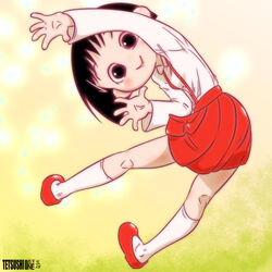  black_hair chibi_maruko-chan commentary_request female highres looking_back partial_commentary pleated_skirt red_footwear sakura_momoko sakura_momoko_(mangaka) skirt smile solo suspender_skirt suspenders tettyamansp twisted_torso waving 