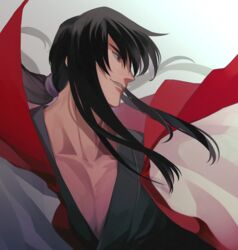  1boy black_hair black_kimono collarbone floating_hair grin highres hiko_seijuurou japanese_clothes kimono long_hair male_focus okurase ponytail rurouni_kenshin sidelocks smile solo 