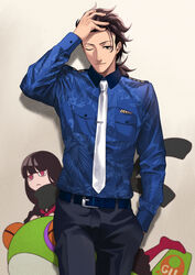  1boy alternate_costume animal bad_id bad_pixiv_id belt black_eyes black_hair collared_shirt fate/grand_order fate_(series) female frog hand_in_own_hair hand_in_pocket highres koha-ace long_hair long_sleeves looking_at_viewer male_focus necktie one_eye_closed oryou_(fate) oversized_animal ponytail red_eyes sakamoto_ryouma_(fate) sakamoto_ryouma_(festival_outfit)_(fate) shirt simple_background smile solo_focus sora_yoshitake_yuda standing upper_body very_long_hair white_necktie 