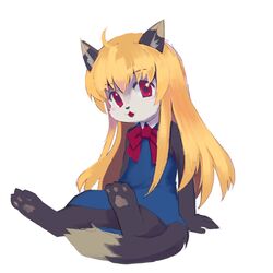  :3 ahoge akuma_gaoru animal_ears animal_nose black_fur blonde_hair body_fur commentary_request digitigrade female furry furry_female futaba_channel jillcy long_hair looking_at_viewer open_mouth pawpads red_eyes simple_background sitting solo tail two-tone_fur white_background white_fur 