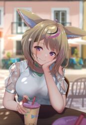  absurdres animal_ear_fluff animal_ears blonde_hair blush breasts commentary_request cup drink drinking_straw female feweryen fox_ears fox_girl green_nails head_rest highres hololive looking_at_viewer multicolored_hair official_alternate_costume omaru_polka omaru_polka_(street_casual) outdoors pink_hair purple_eyes shirt short_hair short_sleeves sitting smile solo streaked_hair table virtual_youtuber white_shirt 