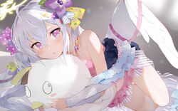  angel_wings azusa_(blue_archive) azusa_(swimsuit)_(blue_archive) bana_(stand_flower) bikini blue_archive blurry blush bokeh bow_on_wing commentary depth_of_field double-parted_bangs feathered_wings female flower food-themed_hair_ornament frilled_bikini frills fruit_hair_ornament hair_between_eyes hair_flower hair_ornament halo highres hugging_object long_hair looking_at_viewer lying multicolored_bikini multicolored_clothes on_side orange_hair_ornament orange_print parted_lips peroro_(blue_archive) polka_dot polka_dot_ribbon purple_eyes purple_flower ribbon ribbon-trimmed_swimsuit ribbon_trim solo swimsuit white_hair white_wings wings yellow_halo 