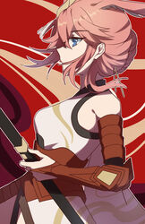  animal_ears armor bare_shoulders blue_eyes commentary female fox_ears gauntlets hair_ornament highres holding holding_sword holding_weapon honkai_(series) honkai_impact_3rd idass_(idass16) japanese_armor japanese_clothes katana looking_to_the_side pink_hair red_background sheath sheathed sleeveless solo sword weapon yae_sakura yae_sakura_(flame_sakitama) 