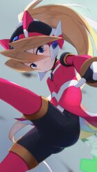  absurdres ass bike_shorts blonde_hair blue_eyes blurry blurry_background ciel_(mega_man) closed_mouth commentary cosplay energy_sword female gloves grey_background helmet highres holding holding_sword holding_weapon long_hair long_sleeves mega_man_(series) mega_man_zero_(series) momo_(higanbana_and_girl) ponytail red_shirt shirt simple_background solo sword very_long_hair weapon white_gloves zero(z)_(mega_man) zero(z)_(mega_man)_(cosplay) zero_(mega_man) 