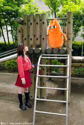  azumanga_daiou black_legwear blt brown_hair cosplay cosplay_photo day female from_side full_body hayakawa_saki kneehighs loafers long_sleeves mihama_chiyo&#039;s_father outdoors photo_(medium) plant playground profile red_skirt sakaki_(azumanga_daioh) shoes skirt socks standing tree 