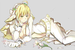  ahoge bad_id bad_pixiv_id blonde_hair bodysuit breasts center_opening cleavage cut_(123) fate/extra fate/extra_ccc fate_(series) female gloves green_eyes innerboob large_breasts navel nero_claudius_(bride)_(fate) nero_claudius_(fate) solo veil white_bodysuit zipper 