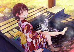  bare_shoulders barefoot bath bench blush brown_eyes brown_hair commentary female floral_print flower from_behind from_side fukahire_(ruinon) grass grin hair_flower hair_ornament japanese_clothes kimono looking_at_viewer looking_back obi original outdoors red_kimono sash short_hair sitting smile soaking_feet solo sorai_mahiru_(fukahire) yukata 