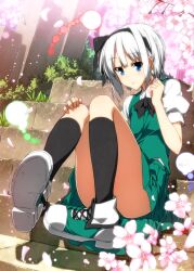  black_hairband black_socks blue_eyes bow bowtie cherry_blossoms commentary_request convenient_leg day female flower hairband kneehighs konpaku_youmu outdoors sazanami_mio shoes short_hair sitting sitting_on_stairs socks solo stairs thighs touhou white_hair 