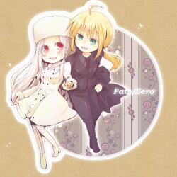  2girls ahoge artoria_pendragon_(fate) blonde_hair boots chibi commentary_request fate/zero fate_(series) formal green_eyes hat irisviel_von_einzbern long_hair multiple_girls pant_suit pants pantyhose ponytail red_eyes saber_(fate) shio_kuzumochi suit thigh_boots thighhighs white_hair 