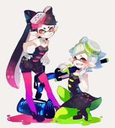  +_+ 2girls bare_arms bike_shorts bike_shorts_under_skirt black_dress black_hair blush bow-shaped_hair brown_eyes callie_(splatoon) commentary_request detached_collar dress earrings food food_on_head from_side gloves green_legwear green_pantyhose grey_hair grin gun hero_charger_(splatoon) hero_roller_(splatoon) holding holding_weapon inkling jewelry kneeling long_hair looking_at_viewer looking_back marie_(splatoon) mmlu_(honwa_karesu) mole mole_under_eye multiple_girls object_on_head oerba_yun_fang oversized_object paint_roller paint_splatter pantyhose pointy_ears purple_legwear rifle shoes short_dress short_jumpsuit shorts shorts_under_dress shorts_under_skirt smile sniper_rifle splatoon_(series) splatoon_1 standing strapless strapless_dress tentacle_hair waving weapon white_background white_gloves 