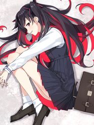  bare_legs black_bow black_dress black_hair bow briefcase brown_footwear commentary_request dress fate/grand_order fate_(series) female fetal_position from_above hairbow ishtar_(fate) loafers long_hair long_legs long_sleeves looking_at_viewer lying multicolored_hair on_side own_hands_together parted_lips pinafore_dress pleated_dress profile red_eyes red_hair school_briefcase school_uniform shirt shoes sleeveless sleeveless_dress smile socks solo space_ishtar_(fate) two-tone_hair two_side_up very_long_hair white_shirt white_socks yahako 