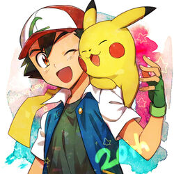  1boy ;d baseball_cap black_hair brown_eyes commentary_request fingerless_gloves gloves green_gloves green_shirt hat jacket kanimaru male_focus on_shoulder one_eye_closed pikachu pokemon pokemon_(anime) pokemon_(classic_anime) pokemon_(creature) pokemon_on_shoulder red_headwear satoshi_(pokemon) shirt short_hair short_sleeves smile upper_body 