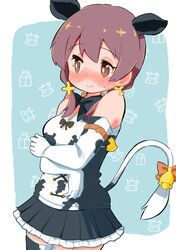  animal_ears arm_belt bare_shoulders bell black_bow black_bowtie black_skirt blue_background blush bow bowtie breasts brown_eyes brown_hair commentary cosplay cow_ears cow_tail cowboy_shot dot_nose elbow_gloves extra_ears female frilled_skirt frills gloves hair_between_eyes highres holstein_friesian_cattle_(kemono_friends) holstein_friesian_cattle_(kemono_friends)_(cosplay) kemono_friends large_breasts looking_to_the_side miniskirt murosaki_miyo nose_blush onii-chan_wa_oshimai! orange_bow pleated_skirt print_gloves print_shirt print_thighhighs shirt simple_background skirt sleeveless sleeveless_shirt smile solo sweatdrop tail tail_bell tail_bow tail_ornament takamaru_(minamimachi_seisakusho) thighhighs zettai_ryouiki 