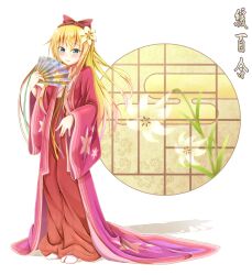  blonde_hair blue_eyes blush commentary_request female flower folding_fan gurande_(g-size) hair_flower hair_ornament hand_fan highres japanese_clothes kimono lily_(flower) long_hair oversized_clothes ribbon shadow solo tabi toshinou_kyouko wide_sleeves yuru_yuri 