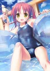  :d blush cube_hair_ornament female hair_ornament highres holding looking_at_viewer one-piece_swimsuit open_mouth original red_hair school_swimsuit shiny_clothes sitting smile solo swimsuit takoyaki_(roast) water water_gun wet yellow_eyes 