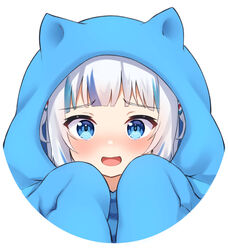  :d absurdres animal_ears blanket blue_eyes blue_hair blunt_bangs blush cat_ears female gawr_gura grey_hair hair_ornament highres hololive hololive_english hood hoodie looking_at_viewer multicolored_hair open_mouth shark_hair_ornament sharp_teeth simple_background smile solo streaked_hair teeth tomotomo_(awai) two_side_up upper_body upper_teeth_only virtual_youtuber white_background 