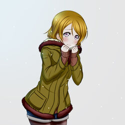  blue_shorts brown_hair brown_pantyhose cold commentary_request cowboy_shot female green_sweater grey_background koizumi_hanayo leaning_forward looking_at_viewer love_live! love_live!_school_idol_project pantyhose pink_eyes roaru_(gyuren) short_hair short_shorts shorts simple_background solo standing sweater 