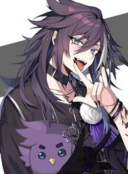  04090x 1boy animal arm_tattoo banzoin_hakka banzoin_hakka_(2nd_costume) bead_bracelet beads belt_collar bird bishounen black_nails black_shirt black_skin blue_eyes bracelet collar collarbone colored_skin grey_background hair_between_eyes hair_ornament hakkito_(banzoin_hakka) highres holding holding_animal holding_bird holostars holostars_english jewelry long_hair looking_at_viewer male_focus multicolored_hair multicolored_skin multiple_piercings necklace open_mouth piercing purple_hair shirt smile solo streaked_hair tattoo tattoo_sleeve teeth tongue tongue_out tongue_piercing two-tone_background upper_body upper_teeth_only virtual_youtuber white_background white_hair 