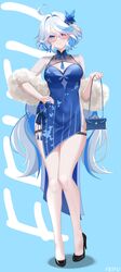  absurdres ahoge alternate_costume bag bare_legs bespectacled black_footwear blue_background blue_dress blue_eyes blue_hair breasts cleavage cleavage_cutout clothing_cutout covered_navel dress feifu female full_body furina_(genshin_impact) genshin_impact glasses hair_intakes high_heels highres holding holding_bag long_hair looking_at_viewer medium_breasts multicolored_hair parted_lips round_eyewear short_sleeves simple_background solo standing streaked_hair thigh_strap thighs very_long_hair white_hair 