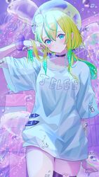  air_bubble black_choker blonde_hair blue_eyes blush bubble choker closed_mouth commentary_request cosplay cowboy_shot female green_hair hand_up heart_o-ring highres jelee-chan jelee-chan_(cosplay) jellyfish jellyfish_hair_ornament long_hair looking_at_viewer momoriron multicolored_hair o-ring o-ring_thigh_strap purple_background shirt short_sleeves solo streaked_hair thigh_strap white_shirt yamanouchi_kano yoru_no_kurage_wa_oyogenai 