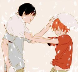  black_hair imaizumi_shunsuke male male_focus multiple_boys naruko_shoukichi pillow pillow_fight red_hair yowamushi_pedal 