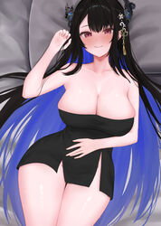  absurdres asymmetrical_horns bare_arms bare_legs bare_shoulders bed_sheet black_hair black_horns blue_hair blush breasts cleavage collarbone colored_inner_hair curvy demon_horns dress female grin hair_ornament highres hololive hololive_english horns large_breasts long_hair looking_at_viewer lying multicolored_hair nerissa_ravencroft on_back parted_lips pillow red_eyes short_dress smile solo strapless strapless_dress sweat tassel tassel_hair_ornament two-tone_hair very_long_hair virtual_youtuber wennananyan wide_hips 