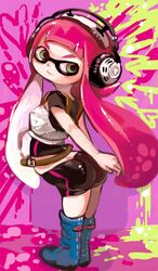  arched_back armor arms_behind_back arrow_(symbol) ass bad_anatomy belt bike_shorts blue_footwear boots breastplate cosplay female green_eyes headphones heart inkling_girl inkling_player_character long_hair paint paint_splatter pink_hair smile solo splatoon_(series) splatoon_1 standing takozonesu takozonesu_(cosplay) tentacle_hair toi_(toiot) 