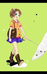  blue_eyes border brown_hair collarbone female green_background hantoumei_namako lolicon open_mouth parted_bangs ponytail rubber_boots scrunchie short_sleeves shoulder_bag side_ponytail simple_background skirt smile solo umbrella 