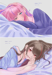  2girls absurdres blue_eyes blue_shirt brown_hair commentary_request dated grey_background heterochromia highres kurumizawa_momo_(noripro) long_hair long_sleeves looking_at_another multicolored_hair multiple_girls noripro on_bed ouma_kirara parted_lips pink_hair purple_eyes purple_shirt red_eyes red_hair shirt short_sleeves simple_background smile streaked_hair twitter_username virtual_youtuber yellow_eyes yuri yuri_kyanon 