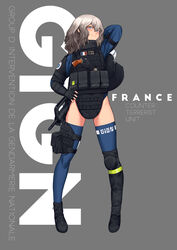  absurdres assault_rifle asymmetrical_footwear black_footwear black_gloves blue_eyes blue_thighhighs brown_hair bulletproof_vest bullpup closed_mouth famas female fingerless_gloves full_body gign gloves grey_background gun hand_on_own_hip highres holstered long_hair long_sleeves looking_at_viewer mismatched_footwear original pavarit_songsomboon police police_uniform policewoman revolver rifle simple_background smile solo thighhighs uniform wavy_hair weapon 