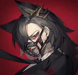  akechi_(826988799) ambience_synesthesia animal_ears arknights black_jacket black_necktie blood blood_on_clothes blood_on_face chinese_commentary commentary_request extra_ears female hair_ornament hair_over_one_eye highres jacket looking_at_viewer mole mole_above_eye muzzle necktie necktie_grab neckwear_grab one_eye_covered open_mouth penance_(arknights) portrait red_background red_eyes shirt solo white_shirt wolf_ears wolf_girl 