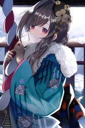  aqua_kimono back_bow bad_id bad_pixiv_id black_bow black_hat blush bow brown_gloves brown_hair commentary_request day female floral_print flower fur_collar gloves hat hat_flower hat_ornament highres idolmaster idolmaster_shiny_colors japanese_clothes kimono long_hair long_sleeves looking_at_viewer mini_hat outdoors parted_lips ponytail print_kimono red_eyes rope shibaebi_(yasaip_game) single_hair_intake smile snow solo tsukioka_kogane upper_body wide_sleeves winter 