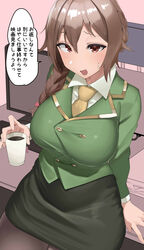  absurdres apple_(ygbhjdbiulsg) black_pantyhose blush braid braided_ponytail breasts brown_hair computer_keyboard cup female green_jacket green_skirt highres holding holding_cup idolmaster idolmaster_cinderella_girls jacket large_breasts leaning_on_object looking_at_viewer monitor necktie office_lady pantyhose pencil_skirt senkawa_chihiro side_ponytail skirt solo speech_bubble sweatdrop translation_request yellow_necktie 