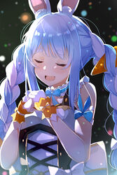  alternate_costume animal_ear_fluff animal_ears black_background blue_hair bow bow_choker braid carrot closed_eyes female gloves hands_up highres hololive hololive_idol_uniform idol idol_clothes long_hair multicolored_hair music nira_(vira) official_alternate_costume open_mouth rabbit_ears rabbit_girl sidelocks singing smile solo twin_braids twintails two-tone_hair upper_body usada_pekora virtual_youtuber white_bow white_gloves 