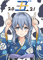  2021 alternate_costume blue_eyes blue_hair blue_kimono chinese_zodiac commentary_request female floral_print gotland_(kancolle) hair_bun highres horns_pose index_fingers_raised japanese_clothes kantai_collection kimono kodama_(mmt_uf) long_hair looking_at_viewer mole mole_under_eye single_hair_bun smile solo upper_body white_background year_of_the_ox 