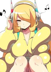  bad_id bad_twitter_id blonde_hair breasts cleavage collarbone commentary cosplay cynthia_(pokemon) elesa_(pokemon) elesa_(pokemon)_(cosplay) eyelashes female green_nails grey_eyes hair_over_one_eye headphones jacket knees listening_to_music long_hair mituyota_76 musical_note nail_polish pokemon pokemon_bw2 pokemon_dppt shiny_skin solo yellow_jacket 