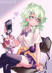  alternate_costume black_thighhighs blush bow bowtie breasts bright_pupils cellphone cracked_screen crossed_legs expressionless feet_out_of_frame female green_eyes green_hair gyaru hair_behind_ear hair_ornament heart highres holding holding_phone komeiji_koishi long_hair looking_at_viewer medium_breasts nail_polish no_headwear nomayo phone pink_background purple_bow purple_bowtie purple_nails school_uniform scrunchie shirt simple_background sitting skirt smartphone solo thighhighs touhou wavy_hair wrist_scrunchie zettai_ryouiki 