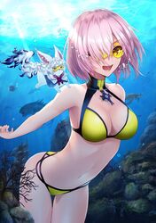  1other air_bubble armpits bad_id bad_twitter_id bikini blue_capelet breasts bubble capelet cleavage collarbone commentary_request cowboy_shot craft_essence_(fate) creature cross cross_necklace day diving fate/grand_order fate_(series) female fish fou_(fate) hair_over_one_eye halterneck highres jewelry large_breasts light_purple_hair looking_at_viewer mash_kyrielight mash_kyrielight_(dive_to_blue) navel necklace ocean official_alternate_costume open_mouth red_neckwear short_hair smile swimming swimsuit tinted_eyewear underwater water yellow-tinted_eyewear yellow_bikini yukihama 