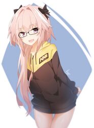  1boy astolfo_(fate) bespectacled bottomless bow commentary commission english_commentary esports esports_apparel fate/apocrypha fate_(series) glasses hairbow highres hood hoodie long_hair male_focus natus_vincere oerba_yun_fang open_mouth otoko_no_ko pink_hair purple_eyes skin_fang smile solo tilt-shift_(azalanz) 