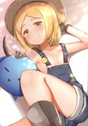  babe_(fate) blonde_hair blush boots commentary_request fate/grand_order fate_(series) female flat_chest gloves hat highres looking_at_viewer maosame naked_overalls overalls paul_bunyan_(fate) paul_bunyan_(third_ascension)_(fate) short_hair smile solo yellow_eyes 