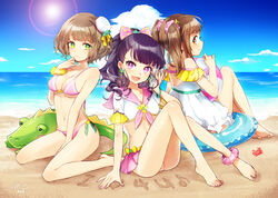  3girls :/ :d ankle_scrunchie arm_support ball barefoot beach beachball between_legs bikini blush bow breasts brown_eyes brown_hair cleavage closed_mouth cloud collarbone commentary_request crab crop_top day earrings eighth_note green_eyes hair_ornament hair_scrunchie hairbow hand_between_legs hat head_tilt heart highres inflatable_crocodile innertube jewelry kujou_ume lens_flare medium_breasts mini_hat multiple_girls musical_note navel open_mouth outdoors photoshop_(medium) pink_bikini pink_bow pink_eyes plaid plaid_scrunchie ponytail profile purple_hair reika_(clovia_studio) saeki_hina sailor_collar sand_writing scrunchie sitting sky smile star_(symbol) star_print sun swim_ring swimsuit tokyo_7th_sisters twintails wanibuchi_emoko wariza water wrist_scrunchie 