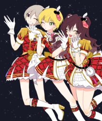  3girls :3 :d ;) ;o across_the_stars_(idolmaster) belt black_eyes blonde_hair boots brown_hair commentary_request dress epaulettes flower gloves green_eyes grey_hair hair_flower hair_ornament ichinose_shiki idolmaster idolmaster_cinderella_girls idolmaster_cinderella_girls_starlight_stage knee_boots long_hair miyamoto_frederica multiple_girls one_eye_closed open_mouth plaid plaid_dress rinko_(rink0) shiomi_syuko short_hair short_sleeves smile star_(sky) two_side_up white_footwear white_gloves 