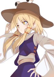  blonde_hair blush brown_hat closed_mouth commentary_request female hair_ribbon hand_on_headwear hand_on_own_hip hat highres long_hair long_sleeves midriff moriya_suwako navel orange_ribbon purple_skirt purple_vest ribbon simple_background skirt skirt_set solo touhou tress_ribbon veow vest white_background wide_sleeves yellow_eyes 
